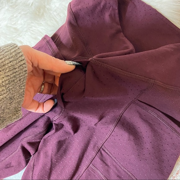 Lululemon Maroon Om & Roam Untight Tight Yoga Travel Athliesure Size 4 - Picture 7 of 14